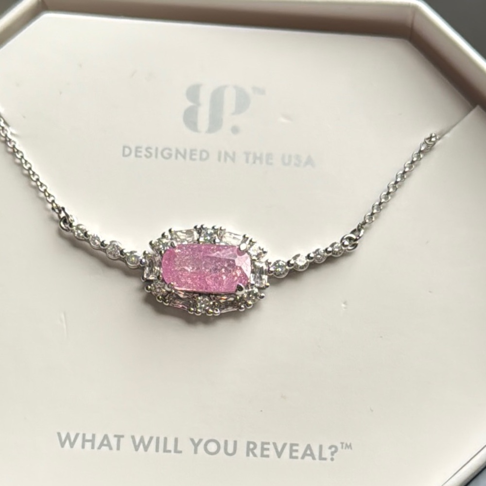 Bomb party 🎉 Pink sand Stone necklace - Picture 3 of 3